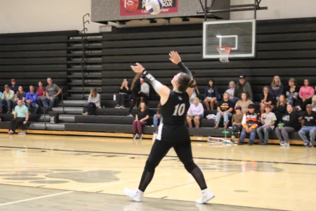 Black Bears dominate Bobcats in volleyball action